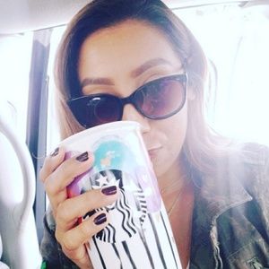 Meet your Posher, Danielle